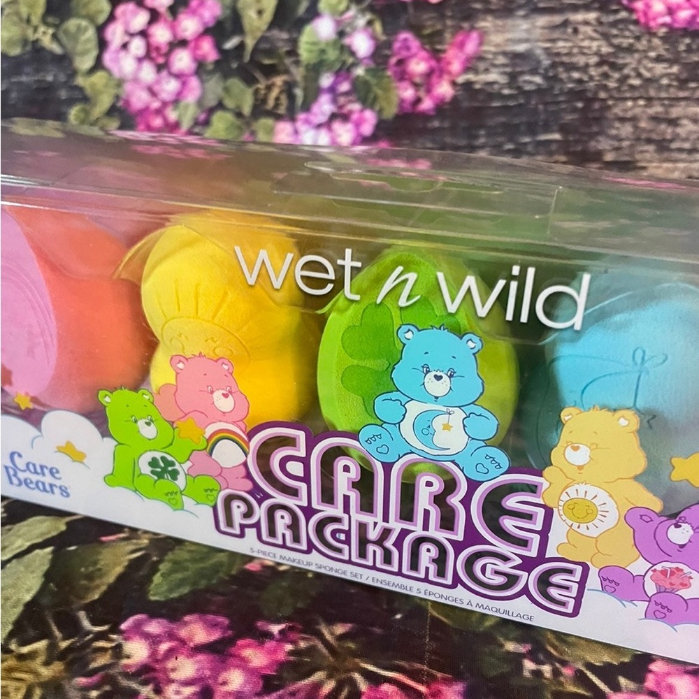 Limited Edition Wet N Wild x Care Bears Collection 5 Piece Blending Sponge Set - Picture 3 of 8
